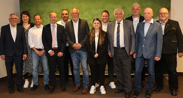 Vorstand des Fußballkreises Berg im Amt bestätigt